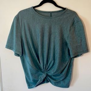 Lululemon grey/green cropped top